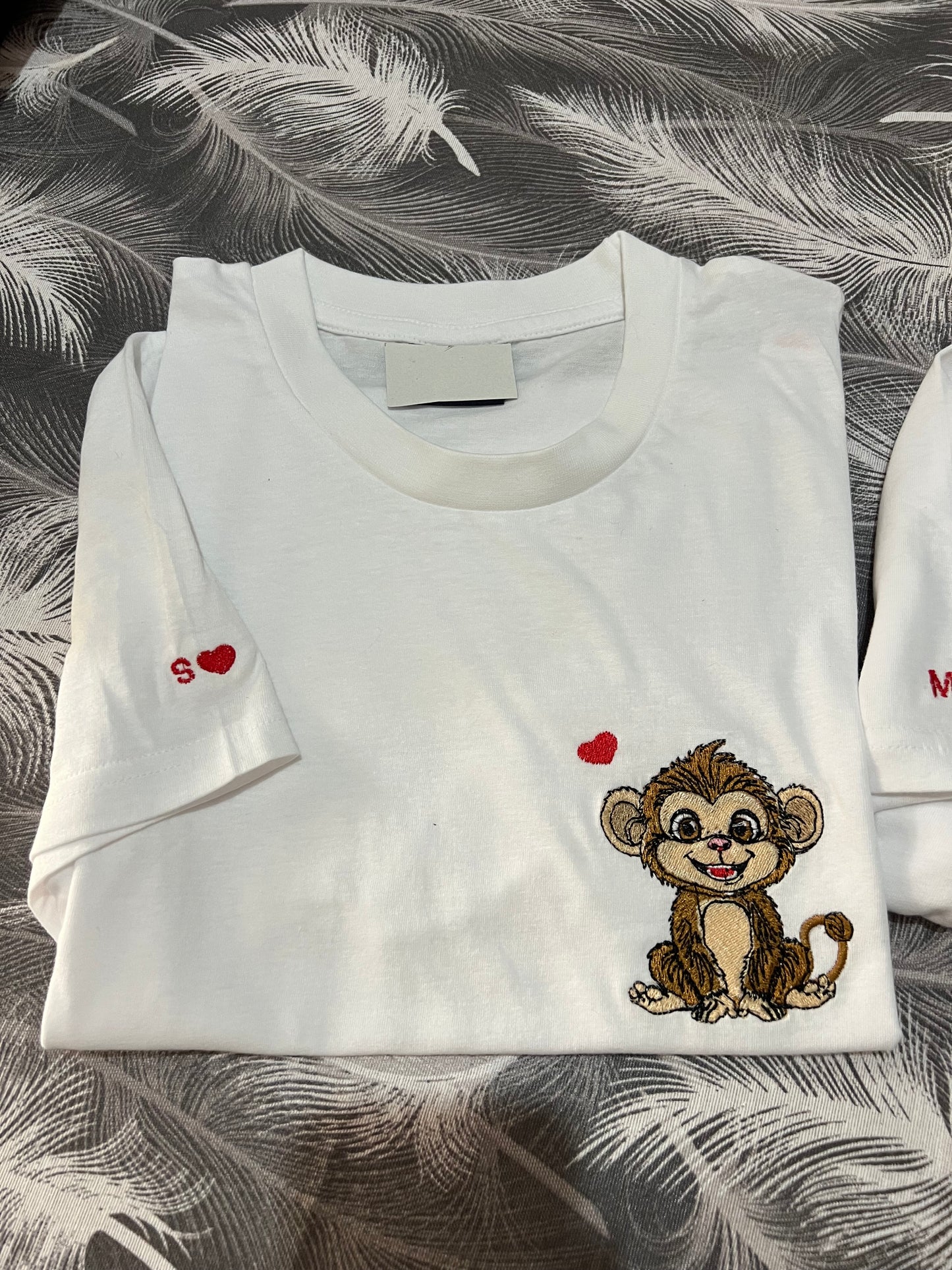 T-shirt scimmietta innamorata