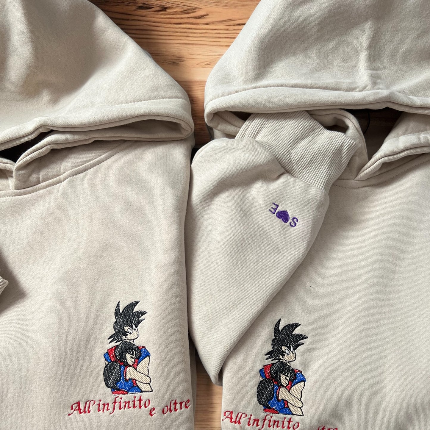 felpa dragon ball abbracciati