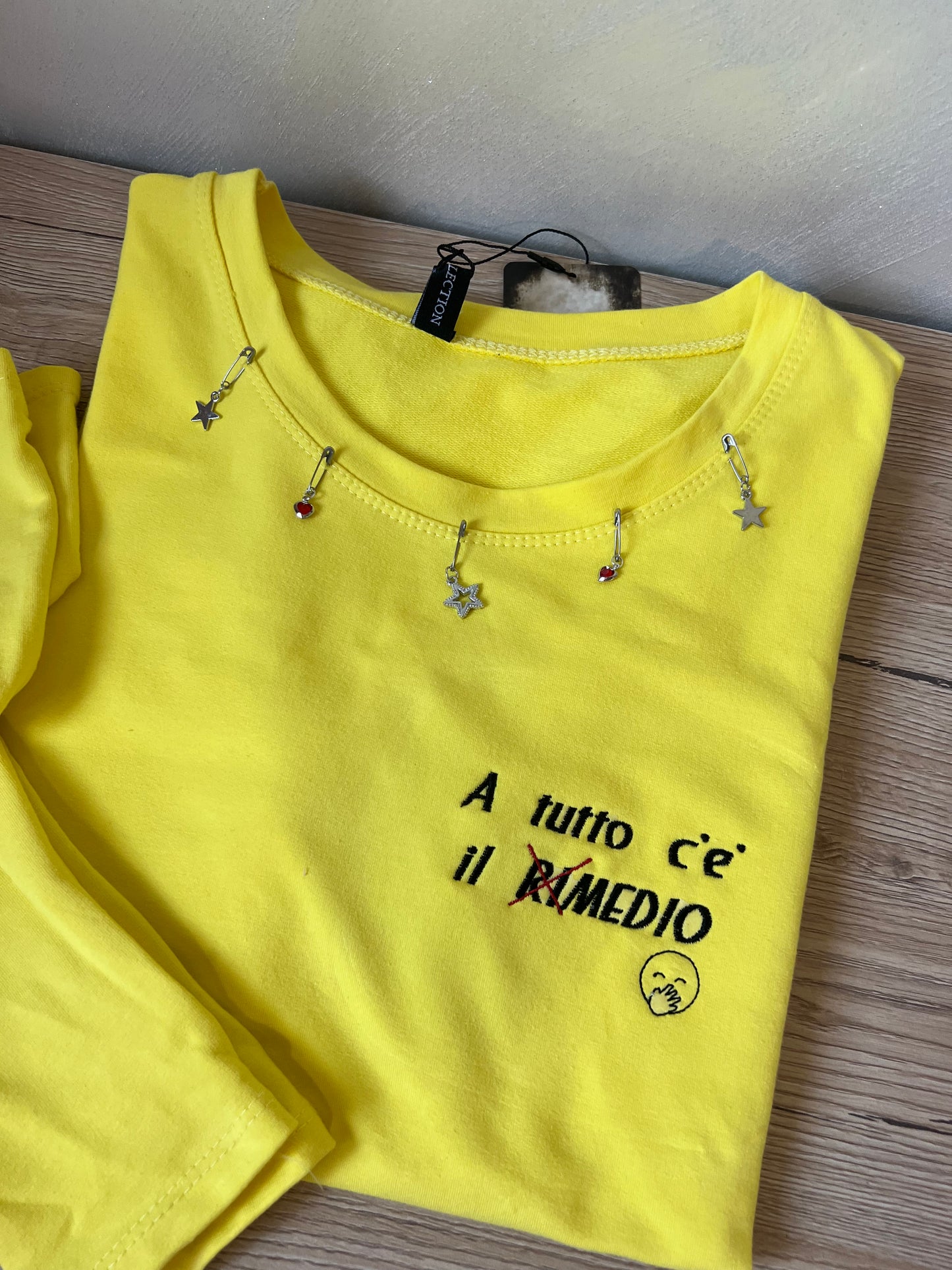 T-shirt con manicotti