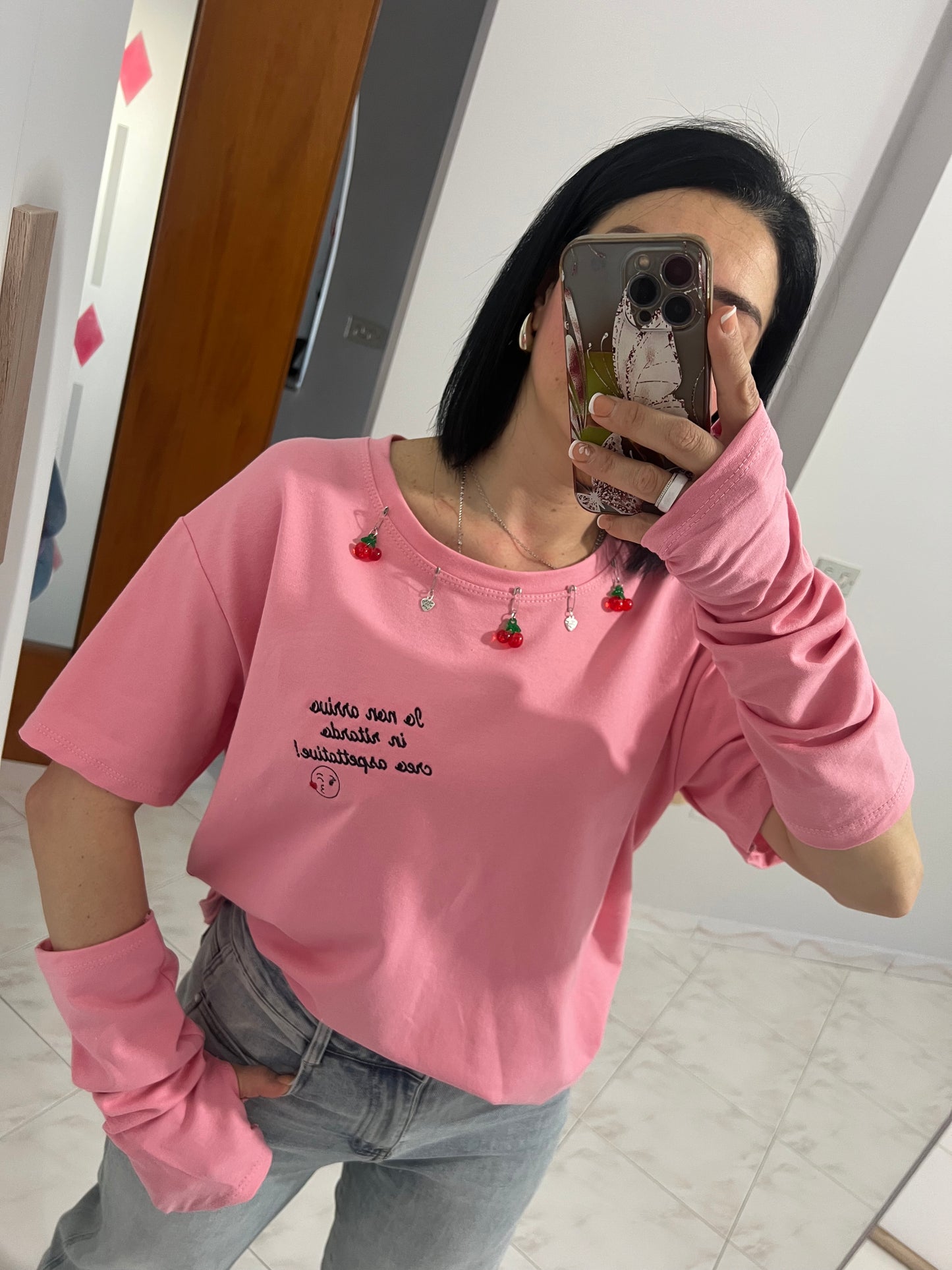 T-shirt con manicotti