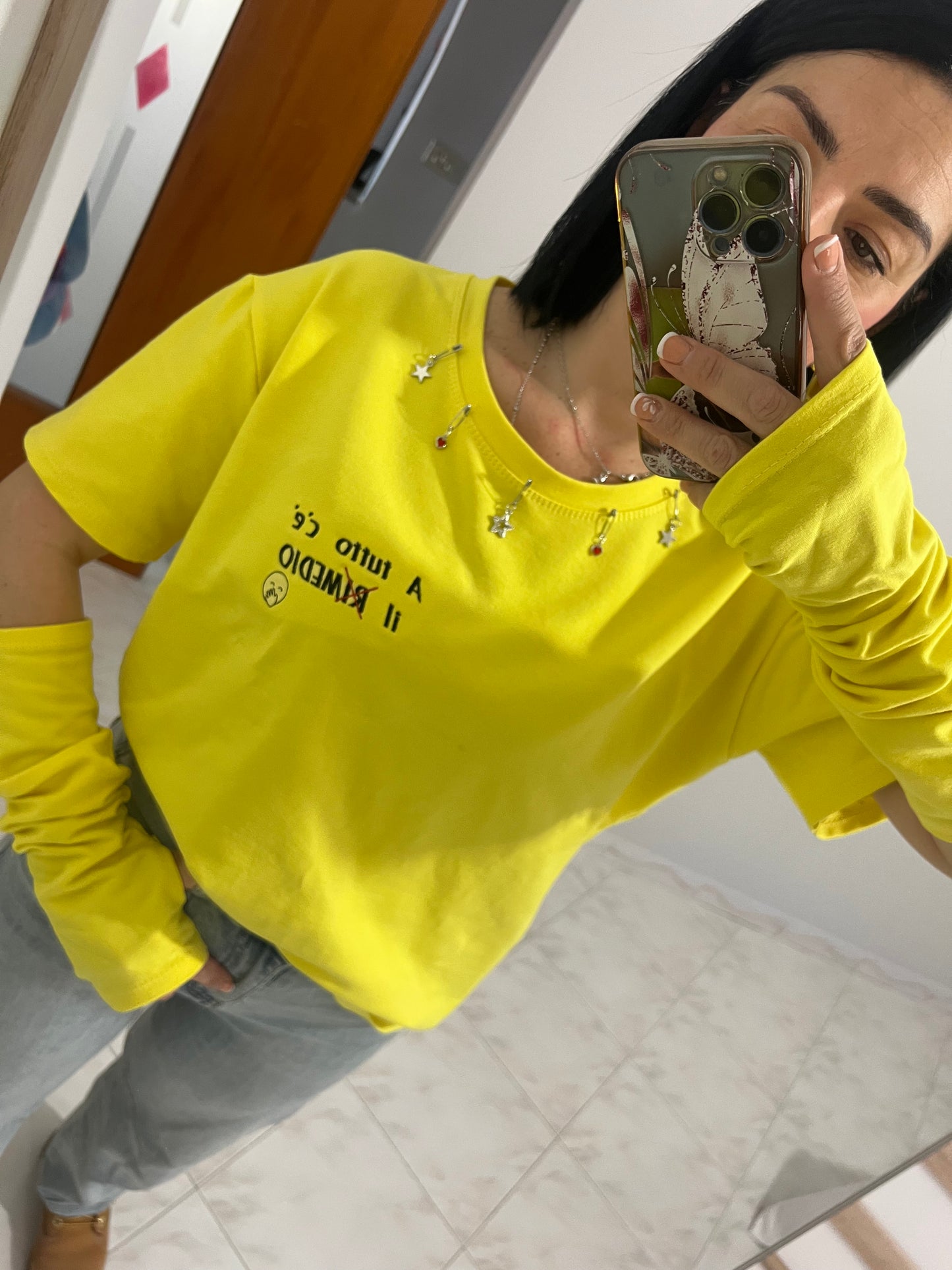 T-shirt con manicotti